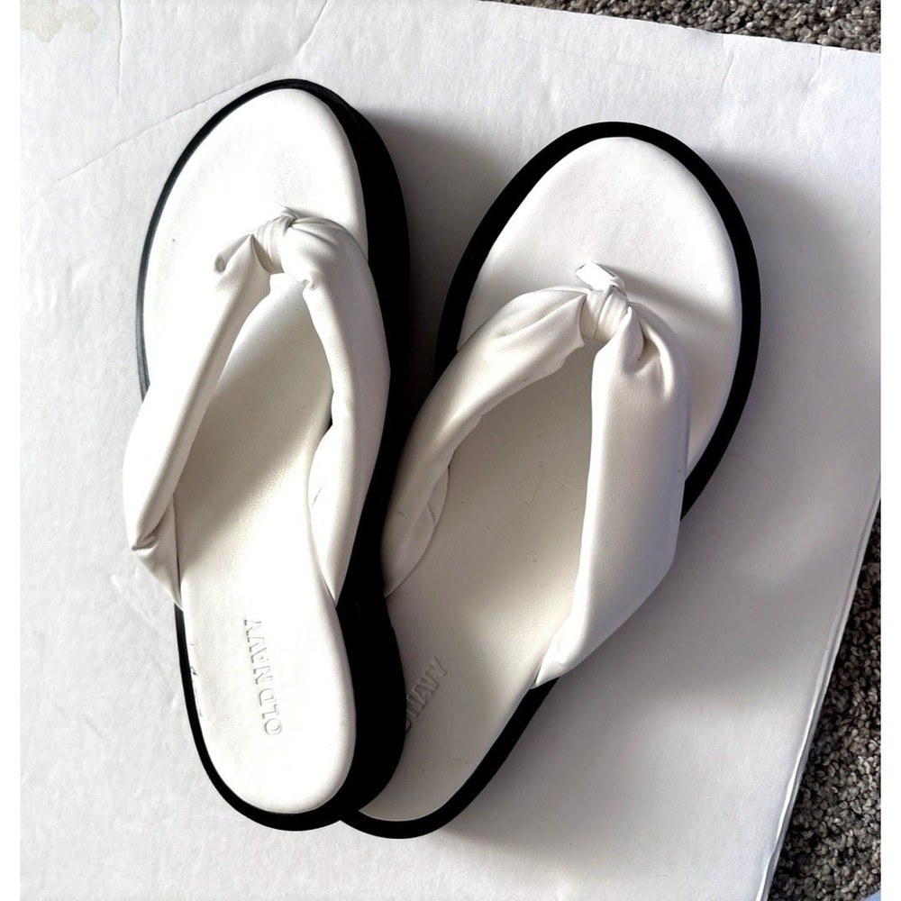 Old Navy White Knotted Strap Platform Flip Flop Sandals